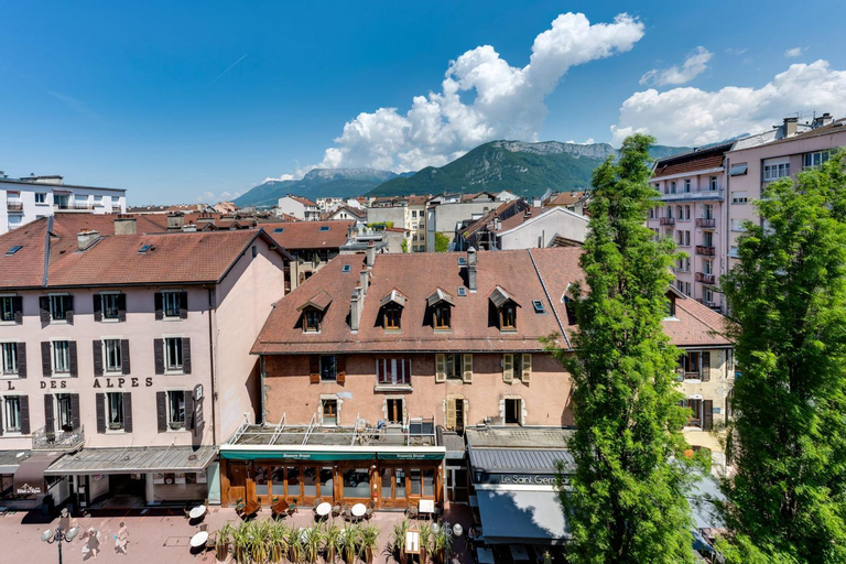 Allure - 2 bedroom apartment with balcony in the centre of Annecy, Haute-Savoie