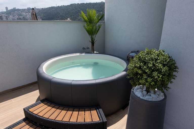 Hot tub 2, PORT CITY HAIFA - Luxury Seaview Penthouse w Jaccuzzi