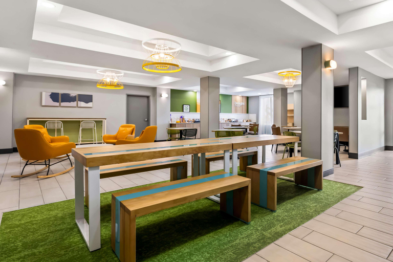 Food & Drinks 4, Spark By Hilton Catoosa Tulsa, Tulsa