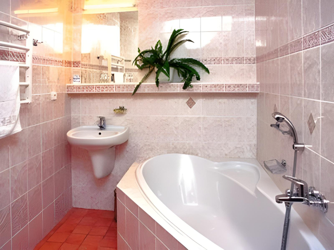 Bathroom 4, Hotel Flora, Trenčín