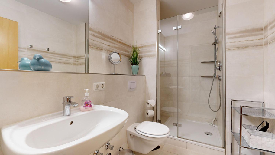Bathroom, strandnahe FeWo mit Balkon,Residenz Bel Vital 15, Vorpommern-Rügen