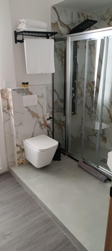 Bathroom 4, Celia Residence, Attica