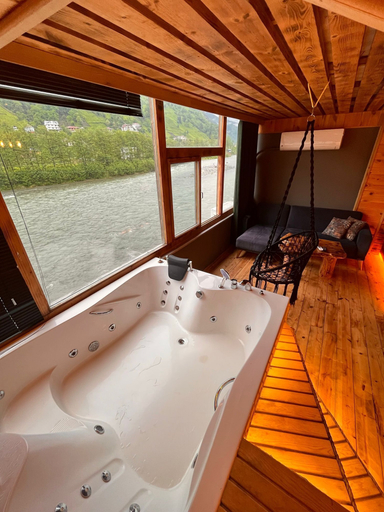 Bathroom, Wooden Palace, Ardeşen