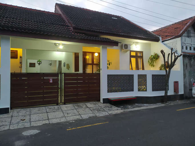 Exterior & Views 11
