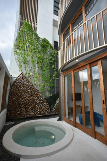 Swimming Pool 12