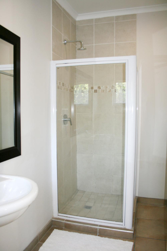 Bathroom 2, Summit Place, Buffalo City
