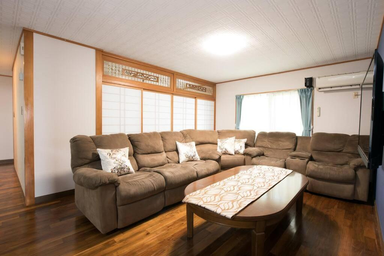 Others 5, Within 5 minutes by car to Churaumi Aquarium/BBQ available/Rooftop terrace with sunset view/4 bedrooms, single-house rental/3 parking spaces/Maximum capacity of 18 guests, Motobu