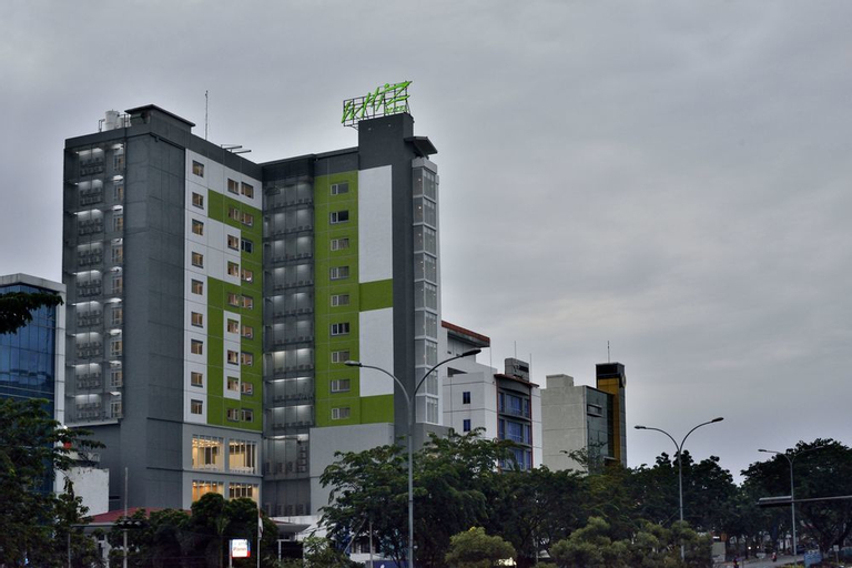 Exterior & Views 1, Whiz Prime Hotel Sudirman Pekanbaru, Pekanbaru