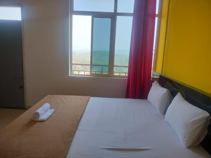 Bedroom 2, Hotel Golden Heights Gokarna, Uttara Kannada