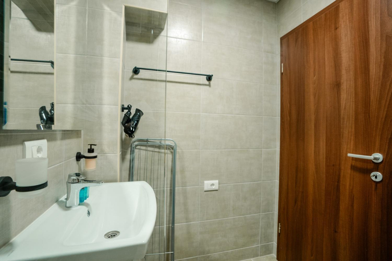 Bathroom 3, Darki Apartments 2 - Very Central Stay With Free Parking