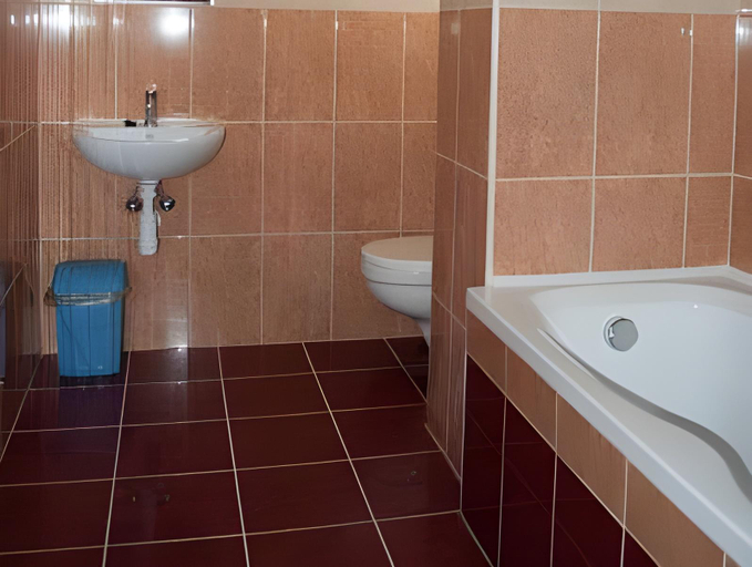Bathroom 2, Borhotel Sziluett Farkasmaly, Gyöngyös