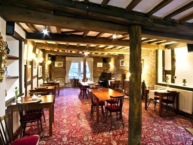 Food & Drinks 5, Cain Valley Hotel, Powys