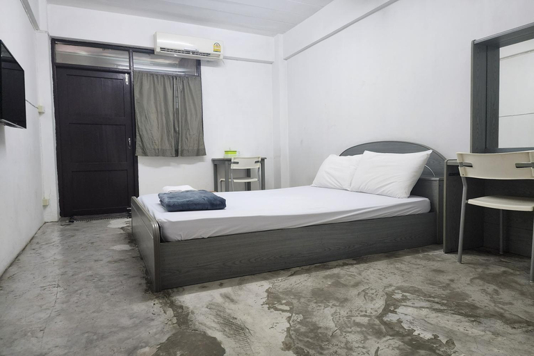 Bedroom 12