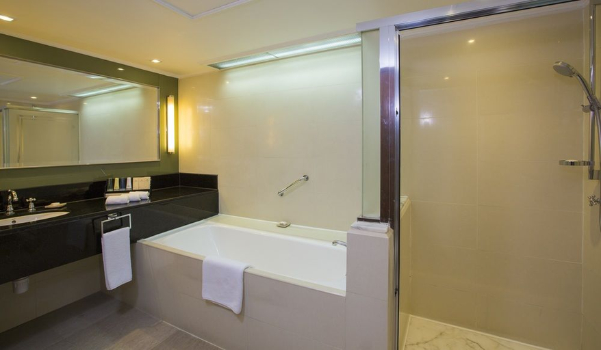 Bedroom 5, Marco Polo Hongkong Hotel, Kowloon