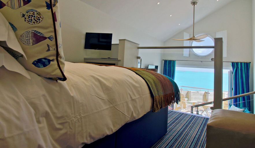 Bedroom, Beach Hut Suites, West Sussex