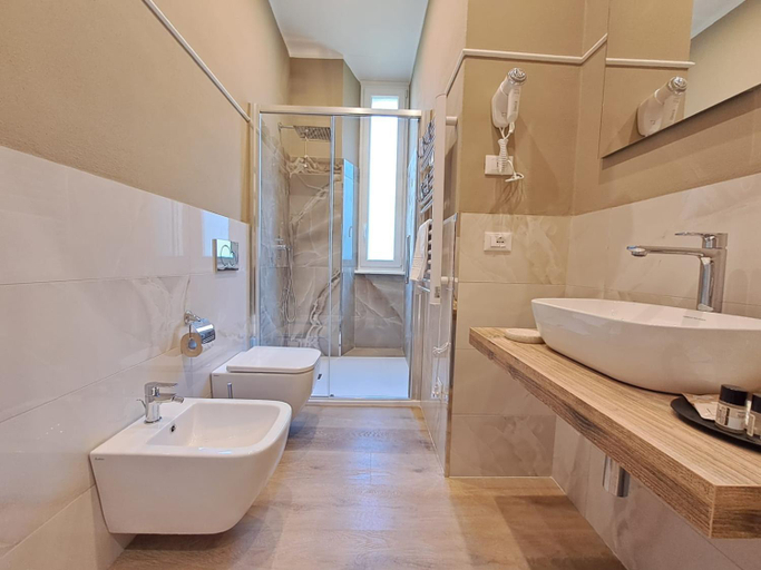 Others 5, Hotiday Relais di Gusto, La Spezia