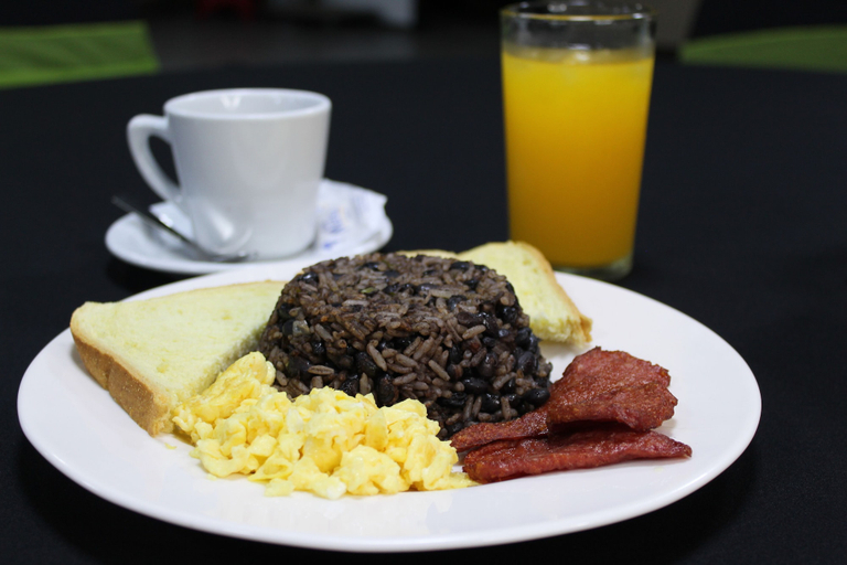 Food & Drinks, Hotel América, Heredia
