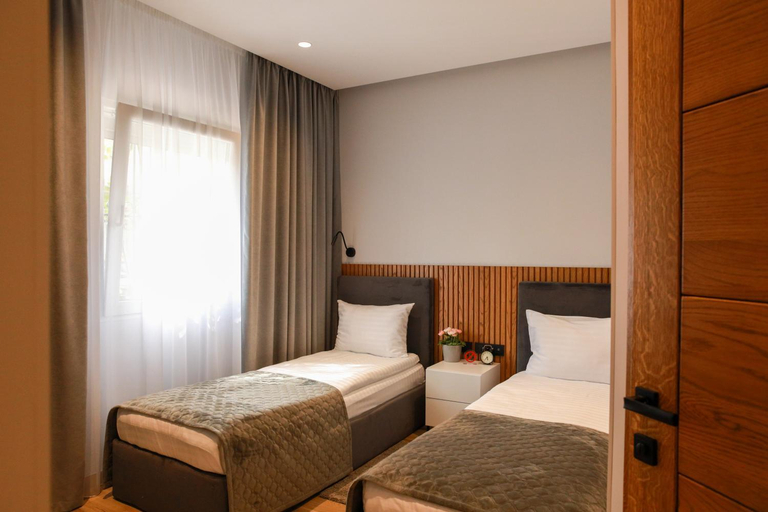 Others 2, Apart-hotel Dream, Málaga