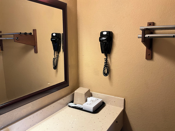 Bathroom 3, Executive inn & Suites, Fayette