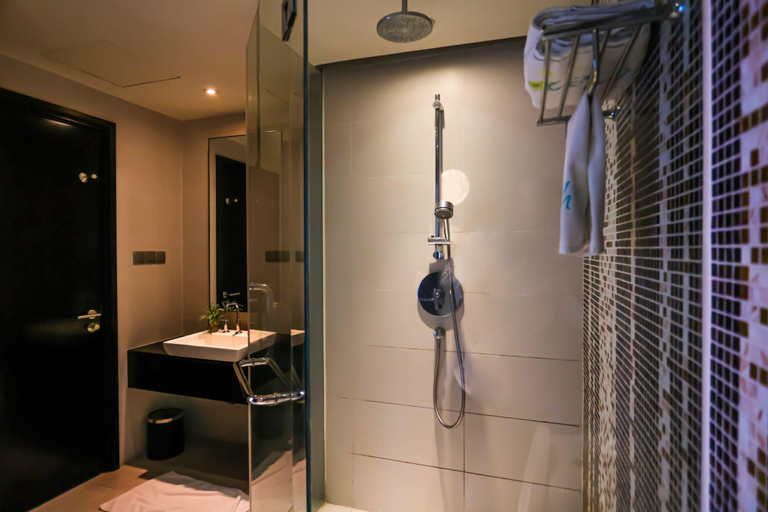 Bathroom 7