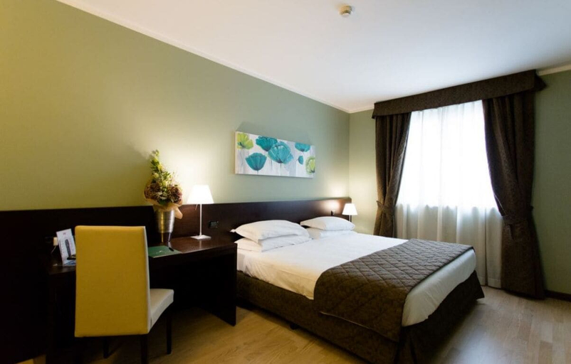 Bedroom 3, Air Palace Hotel, Torino
