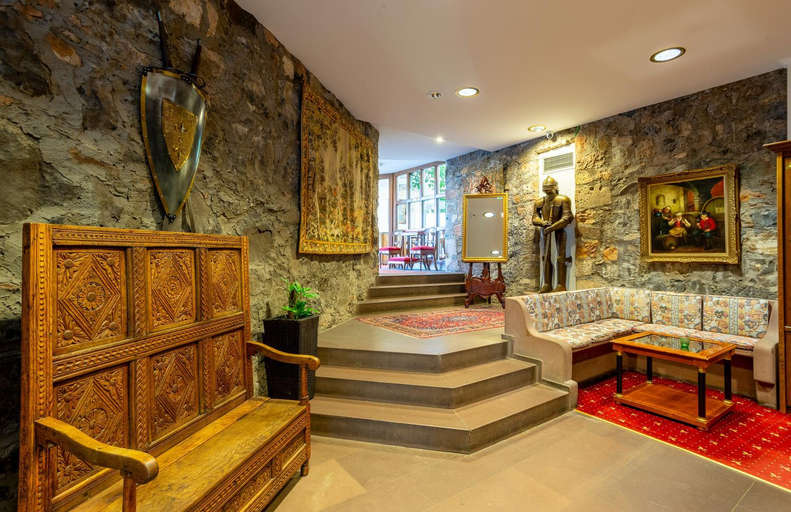 Public Area, Burghotel Staufenberg, Gießen
