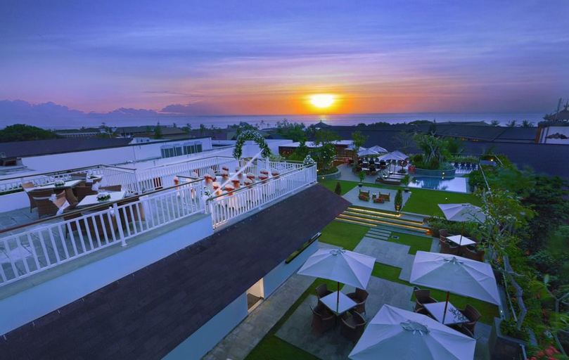 Exterior & Views 23