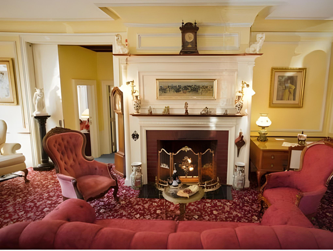 Public Area 3, Cleftstone Inn, Hancock