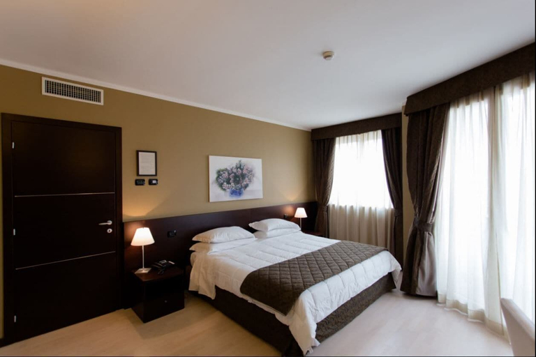 Bedroom 3, Air Palace Hotel, Torino