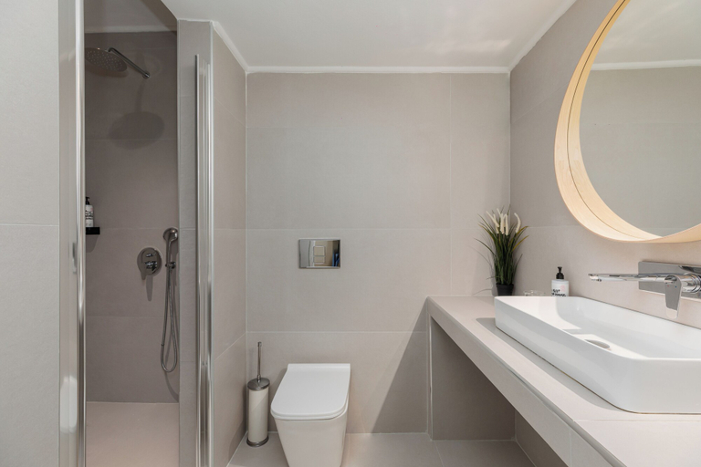 Bathroom 3, Mandarin apartments by halu!, Central Macedonia