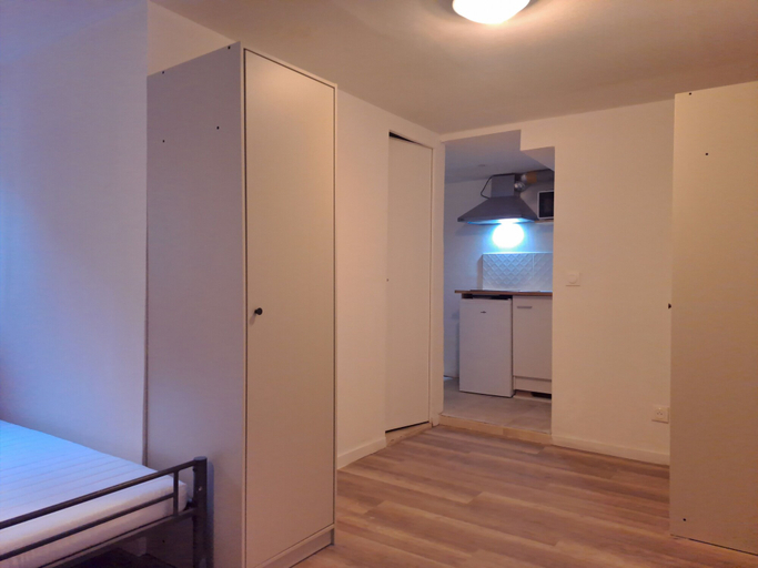 Bedroom 3, Oliasi Poissy, Yvelines