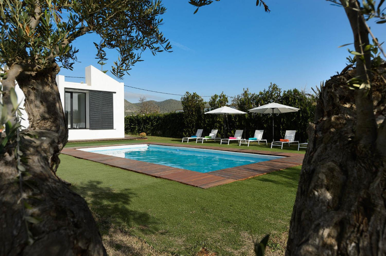 Others 4, Villa Anur, Baleares