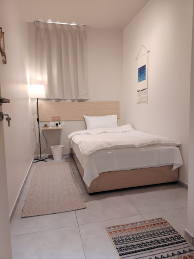 Bedroom 3, Five Hours Hotel