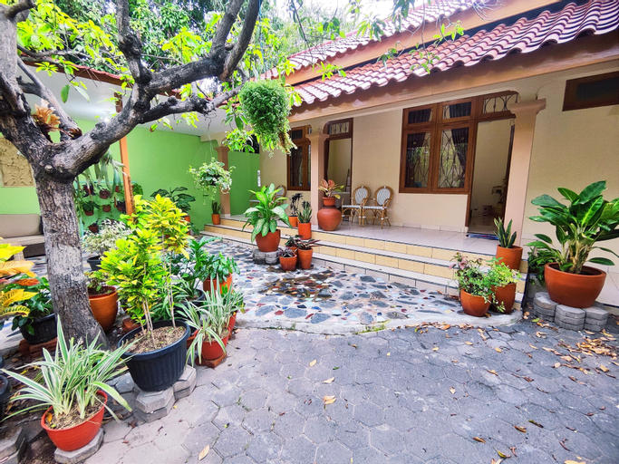 Exterior 2