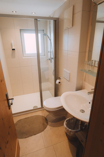 Bathroom 3, Berghotel Breitmoos, Zell am See