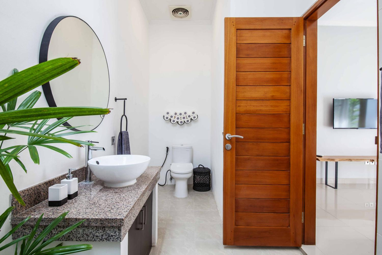 Bathroom 1, Villa Voyage 4, Badung