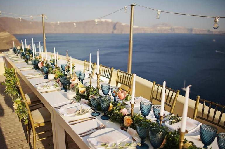Food & Drinks 5, Caldera Houses, South Aegean