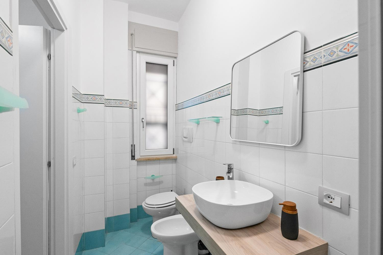 Bathroom 2, Pangea Luxury Apartments, Napoli