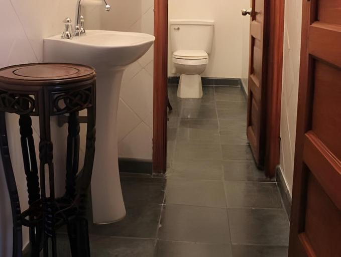 Bathroom 2, Hotel Don Alfonso, Dosquebradas