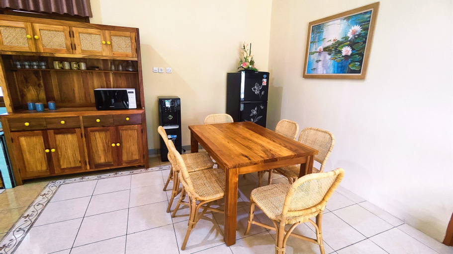 Dining Room 15