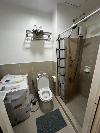 Others 3, Lovely 1BR Condo @ SM Southmall w/ Netflix & High Speed WIFI, Las Piñas