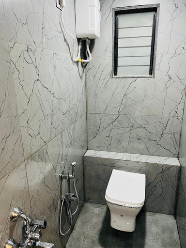 Bathroom 5, Hotel New City Light, Surat