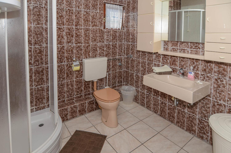 Bathroom 2, Apartments Kati, Orebić