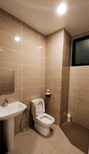 Bathroom 5, Banana Homestay Kuching - P'Residence, Kuching