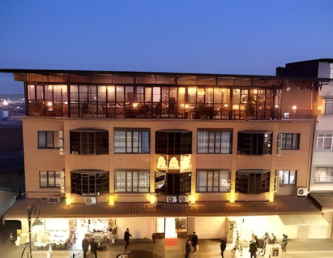 Others 2, Sur Central Hotel, Merkez
