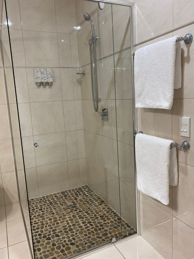 Others 3, Adelphi Apartments 3 or 3A - Downstairs 2 Bedroom or Upstairs King Studio with Balcony, Campaspe - Echuca