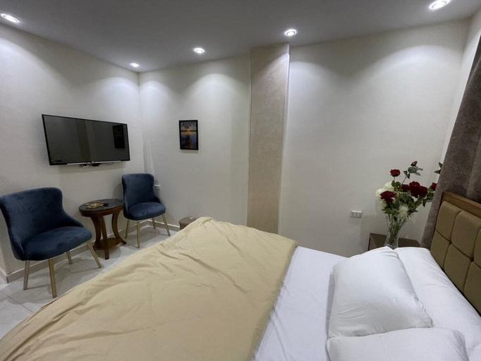 Bedroom 3, Amadeus familias, Al-Ahram