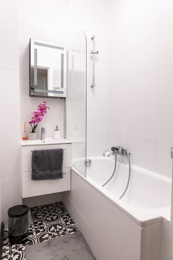 Bathroom 2, ClickTheFlat Krucza City Center Apart Rooms, Warsaw