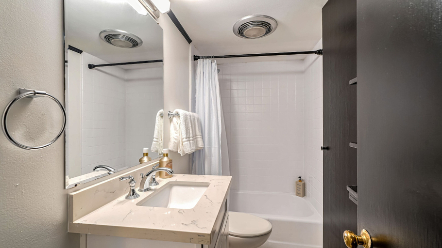 Bathroom, Magnolia Manor, Orleans