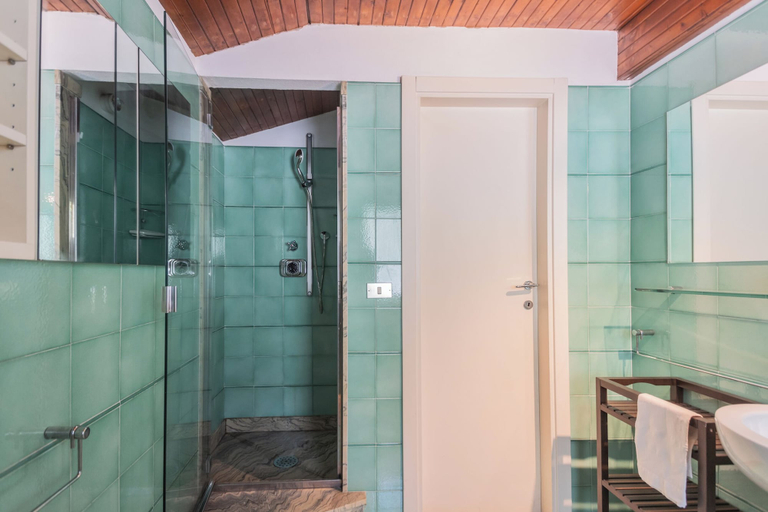 Bathroom 3, Villa Chiara Moltrasio With Private Garden by Rent all Como, Como